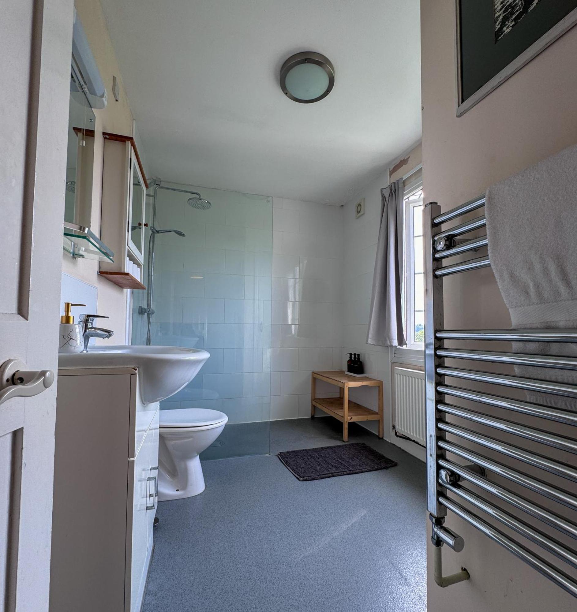 Spacious Home In Bath, Nature And City! 外观 照片